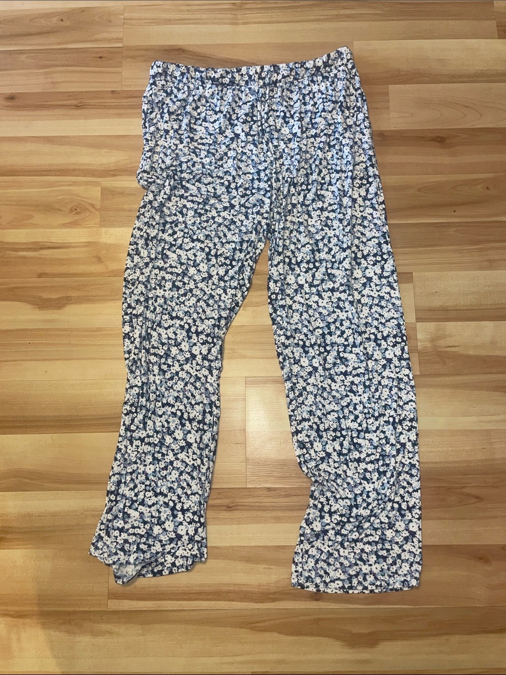 GAP pajama set size medium - Picture 2 of 5